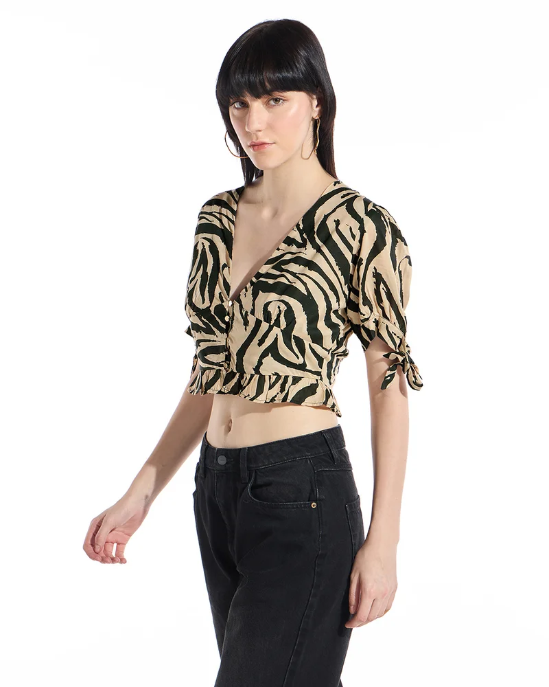 بيواكوف Women's Beige & Black All Over Printed Short Top